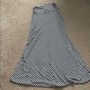 Medina women’s black striped long skirt